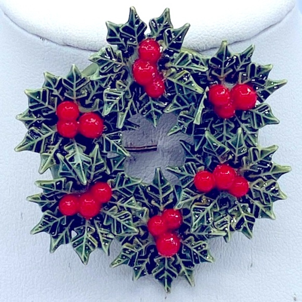 Vintage Christmas Evergreen Wreath With Red Berries And A Hint Of Sparkle Brooch